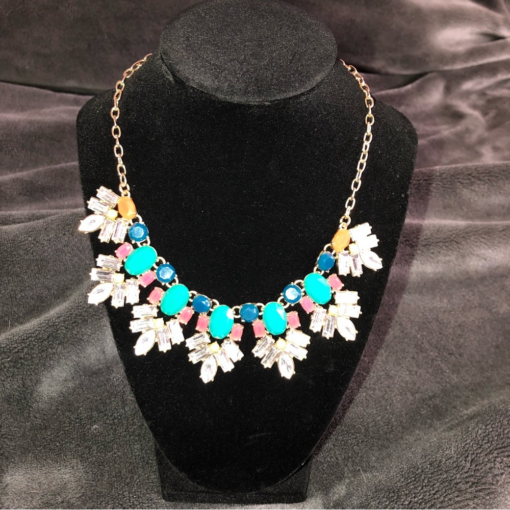 Sparkly rhinestone colored necklace - Picture 3 of 11